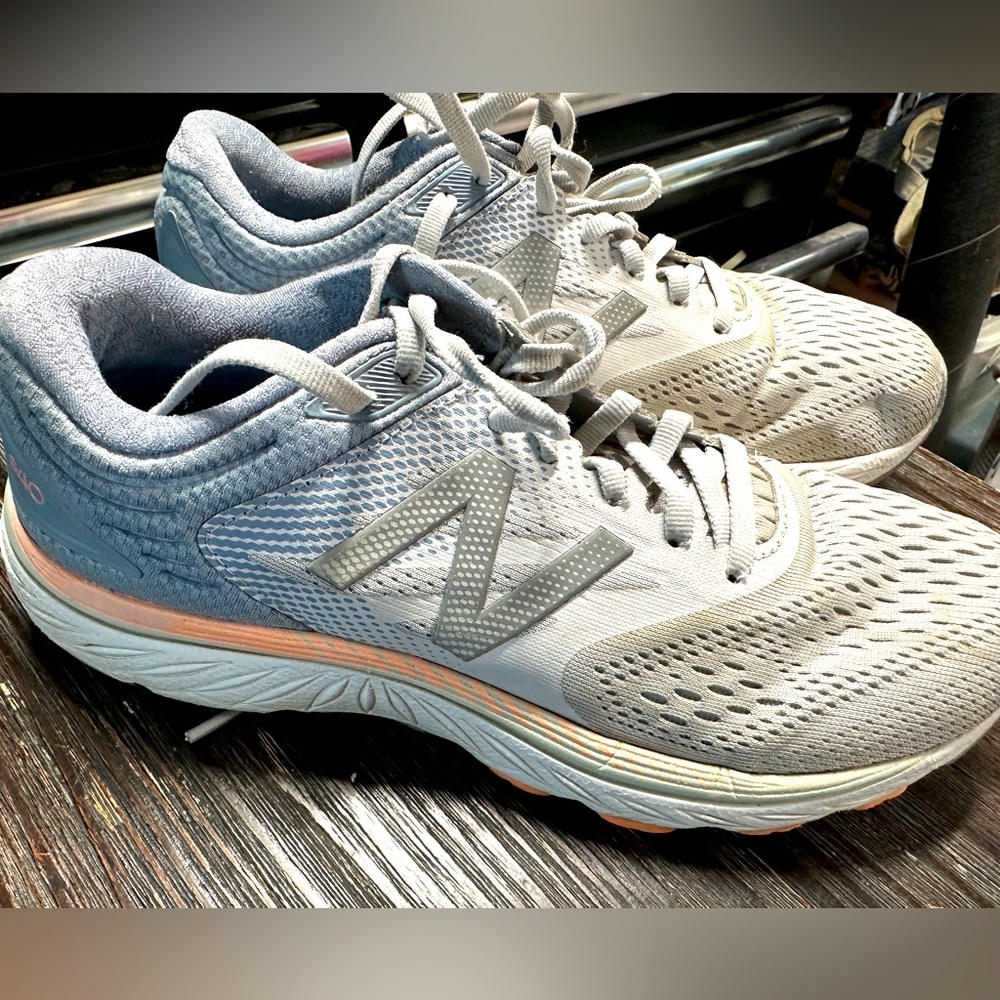 New Balance women’s sneakers 8.5